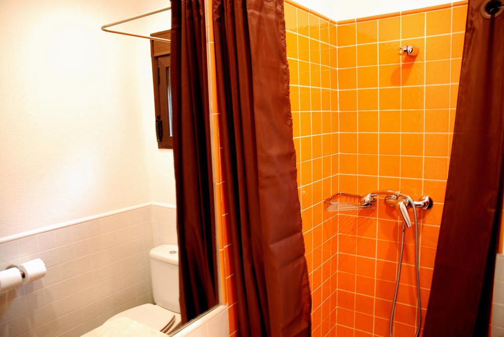 Hostal El Cardenillo Madrigal de la Vera Bilik gambar