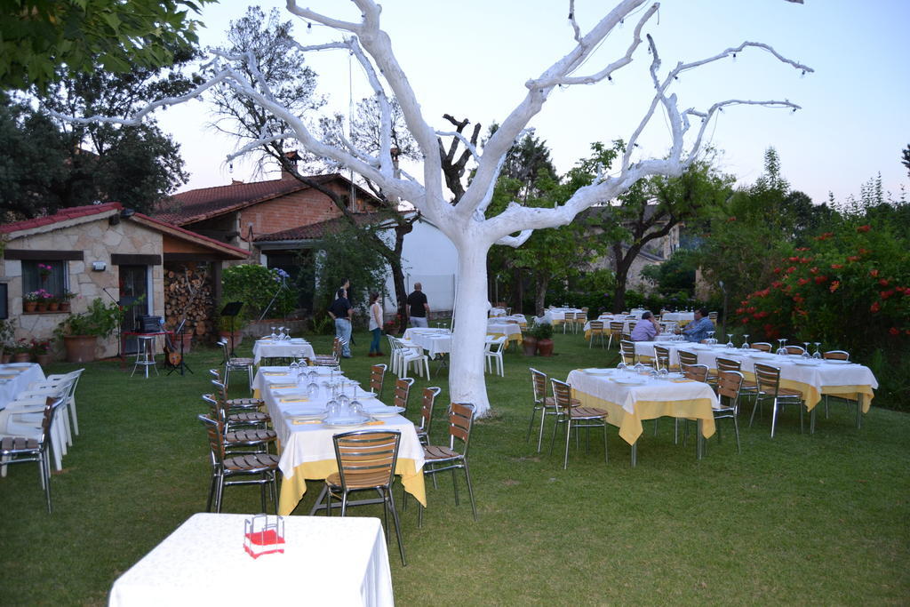 Hostal El Cardenillo Madrigal de la Vera Luaran gambar